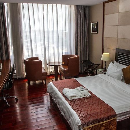 Golden Tulip Essential Lagos Airport Hotel Kültér fotó