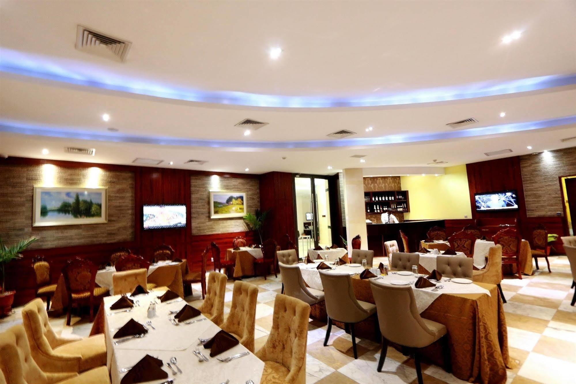 Golden Tulip Essential Lagos Airport Hotel Kültér fotó